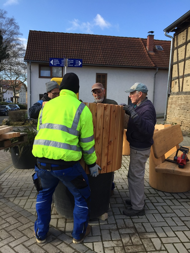 2022-02-05 Baum fällt,  Kübel schick_7.JPG